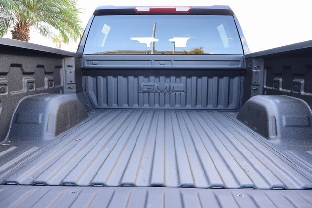New 2026 GMC Sierra 1500 SLT w/ SLT Premium Package image 18