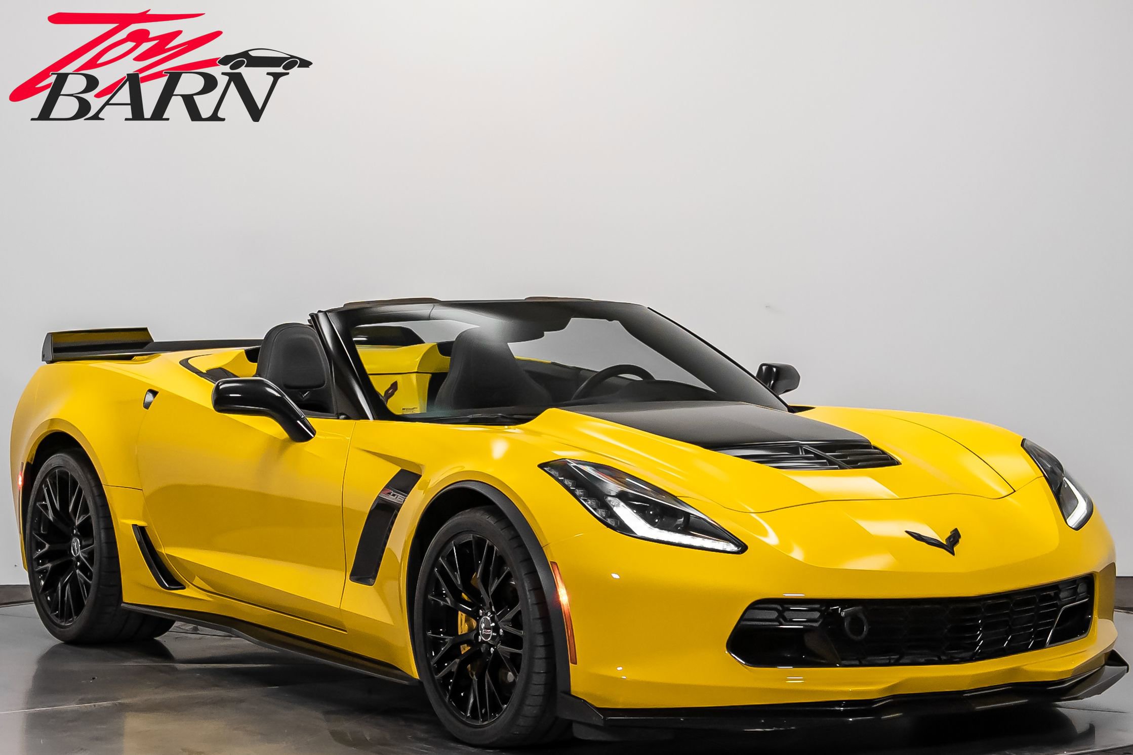 Used 2015 Chevrolet Corvette Z06 w/ 2LZ Preferred Equipment Group image 7