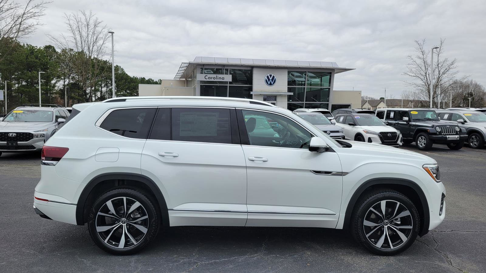 New 2026 Volkswagen Atlas SEL Premium R-Line image 6