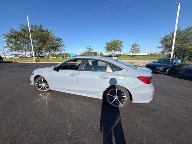 Used 2024 Honda Civic Touring image 2