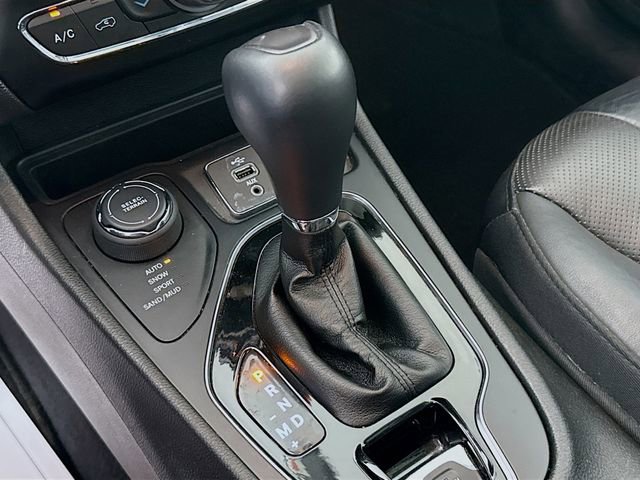 Used 2019 Jeep Cherokee Limited image 17