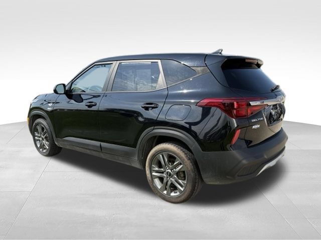Used 2022 Kia Seltos LX AWD/4WD image 2