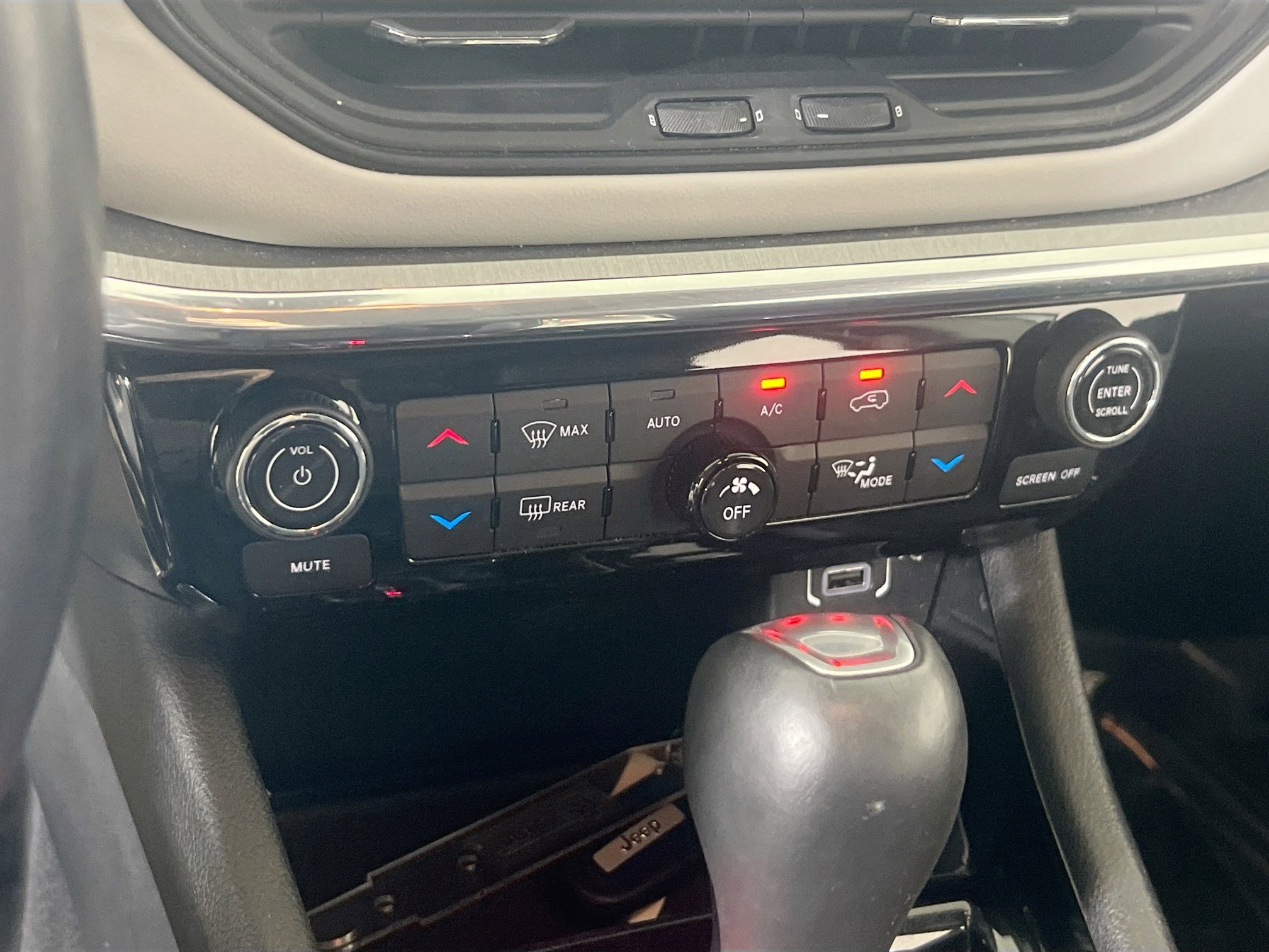 Used 2022 Jeep Compass Limited w/ Sun and Sound Group AWD/4WD image 15
