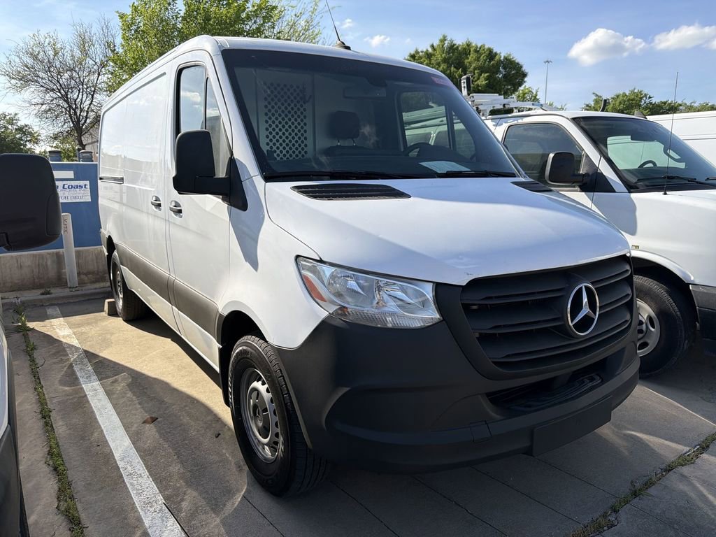 Used 2021 Mercedes-Benz Sprinter 1500 image 2