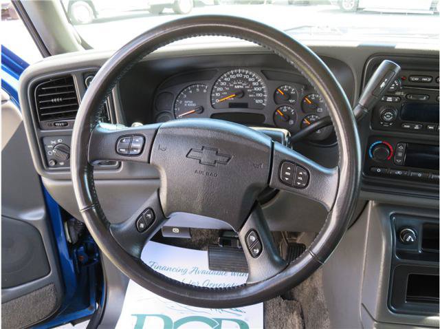 Used 2003 Chevrolet Avalanche 4x4 w/ Driver Convenience Package image 10