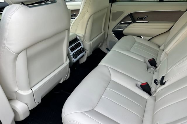 New 2026 Land Rover Range Rover SE image 11