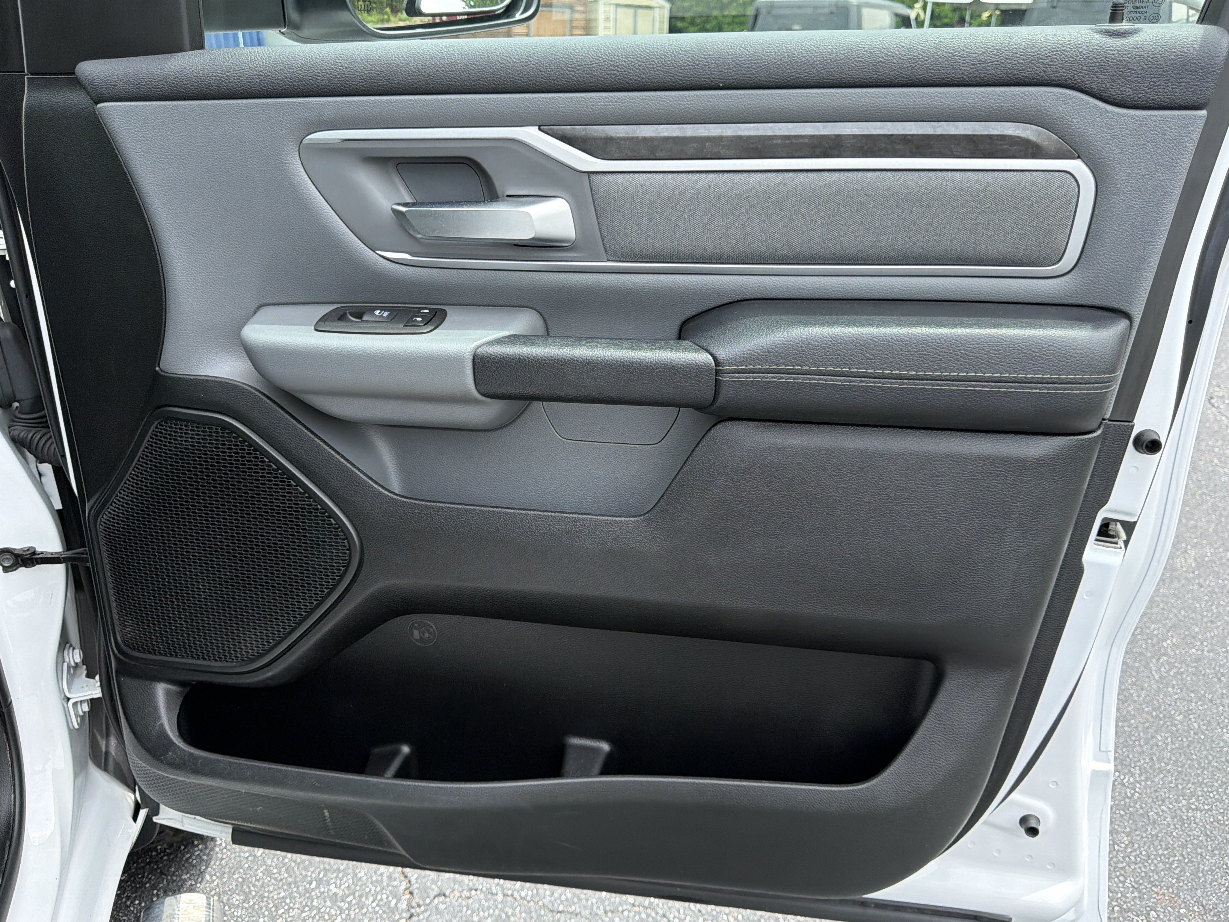Used 2020 RAM 1500 Big Horn AWD/4WD image 14