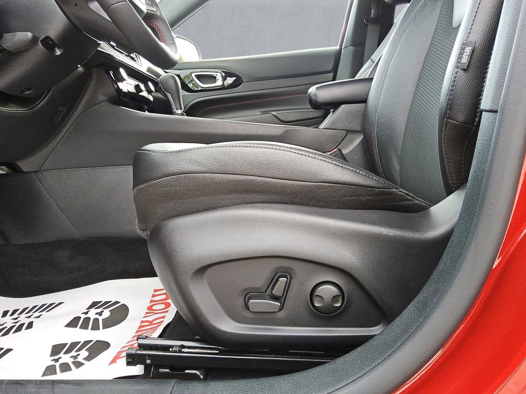 Used 2026 Jeep Compass Trailhawk image 16