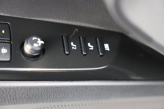 Used 2025 Toyota Camry XLE image 14