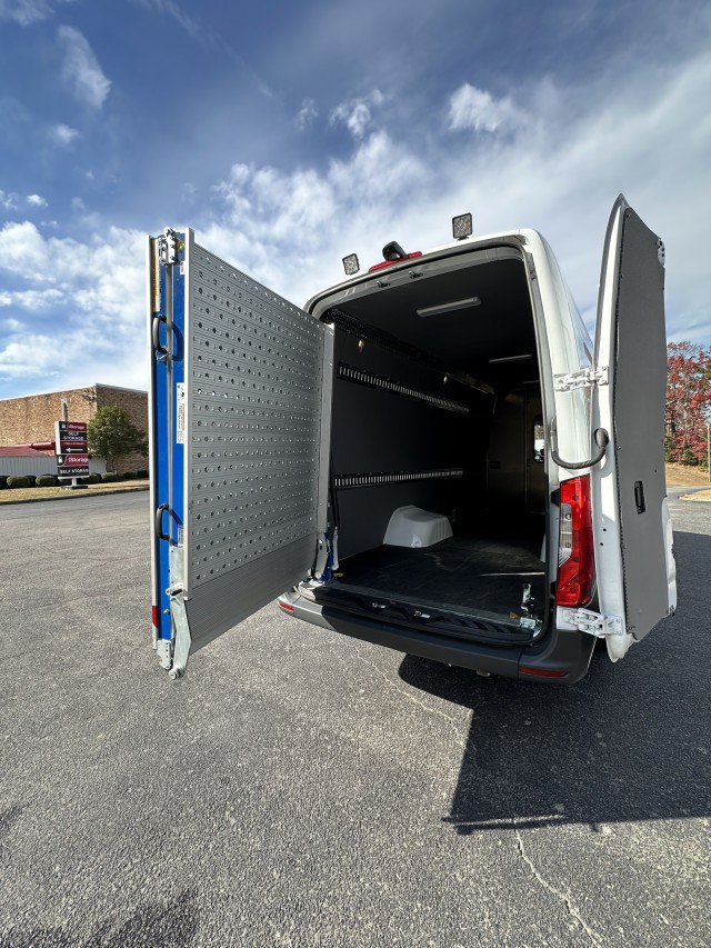 Used 2022 Mercedes-Benz Sprinter 3500 image 11