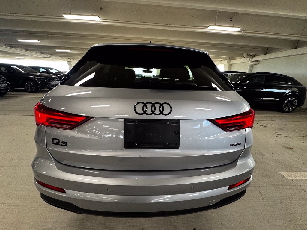 Used 2024 Audi Q3 2.0T Premium AWD/4WD image 3