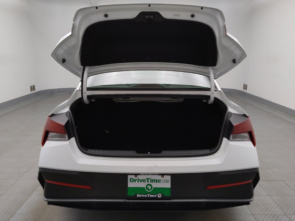 Used 2024 Hyundai Elantra SE image 29