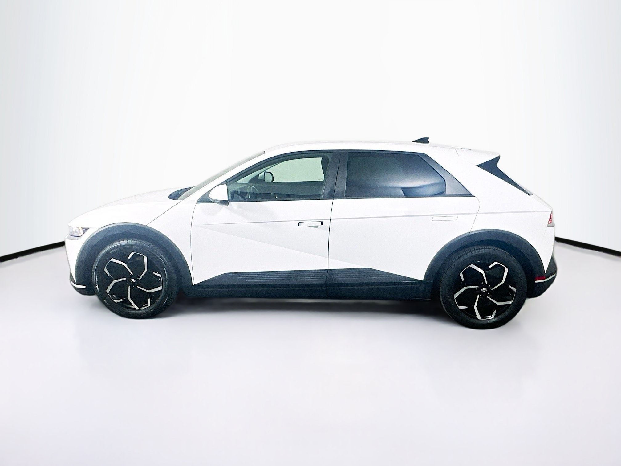 Used 2024 Hyundai Ioniq 5 SEL RWD image 4