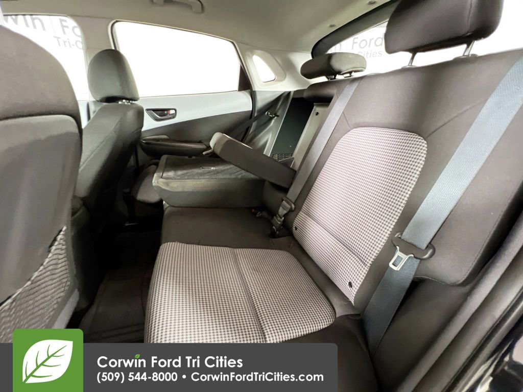 Used 2021 Hyundai Kona SE image 26