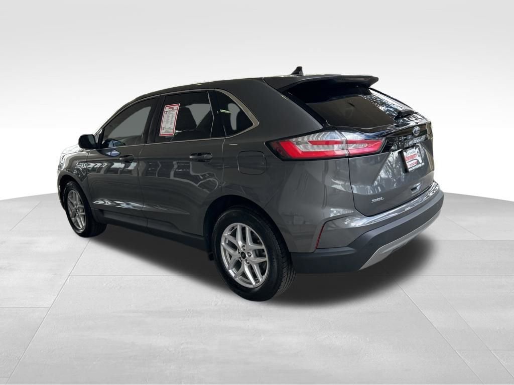 Used 2023 Ford Edge SEL image 4