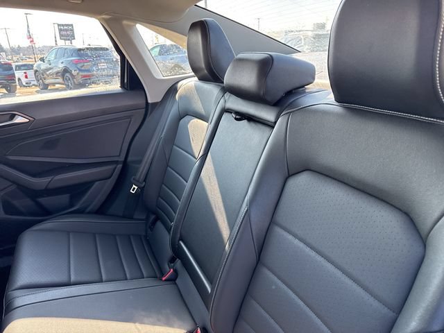 Used 2024 Volkswagen Jetta SE FWD image 36