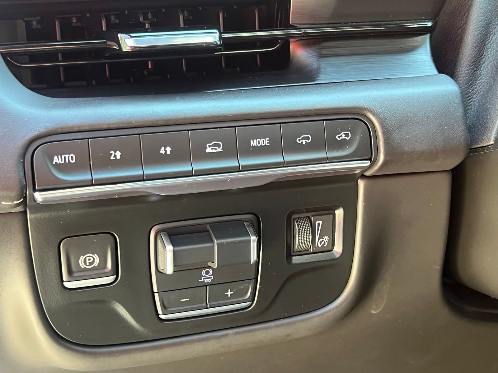 Used 2024 Cadillac Escalade Sport Platinum AWD/4WD image 30