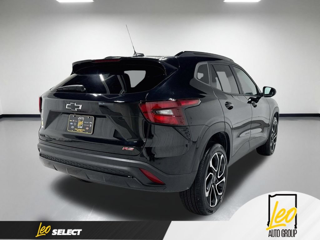 Used 2024 Chevrolet Trax RS FWD image 8