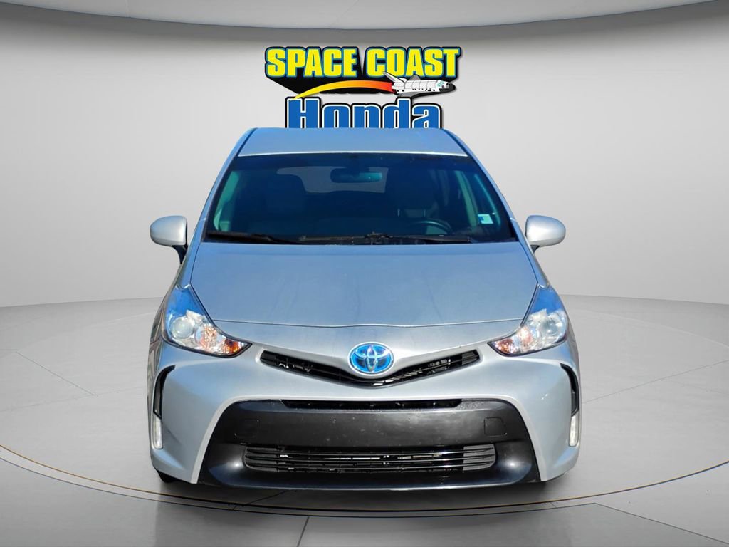 Used 2017 Toyota Prius V Four image 2