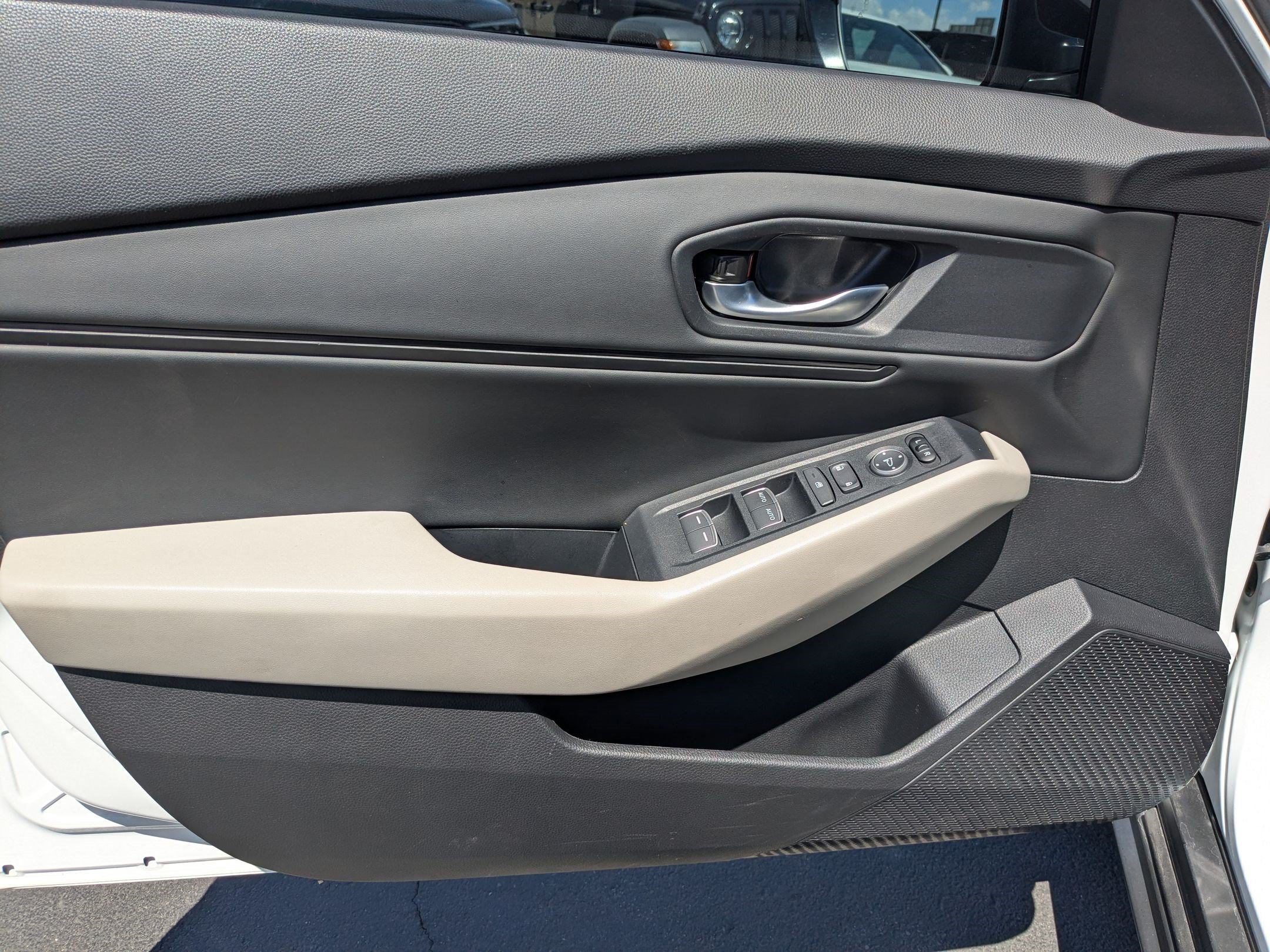 Used 2025 Honda Accord SE image 14