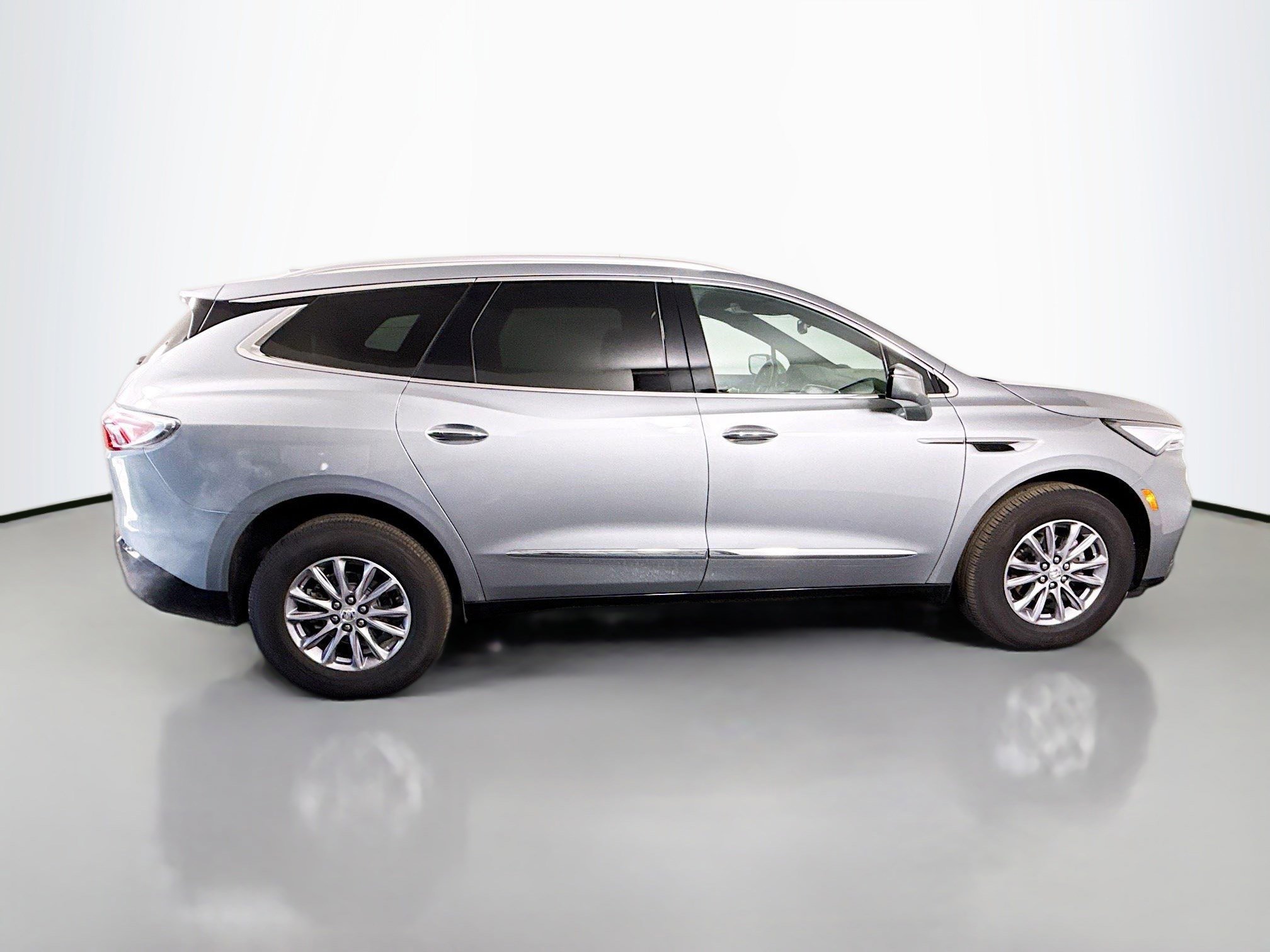 Used 2024 Buick Enclave Essence FWD image 11