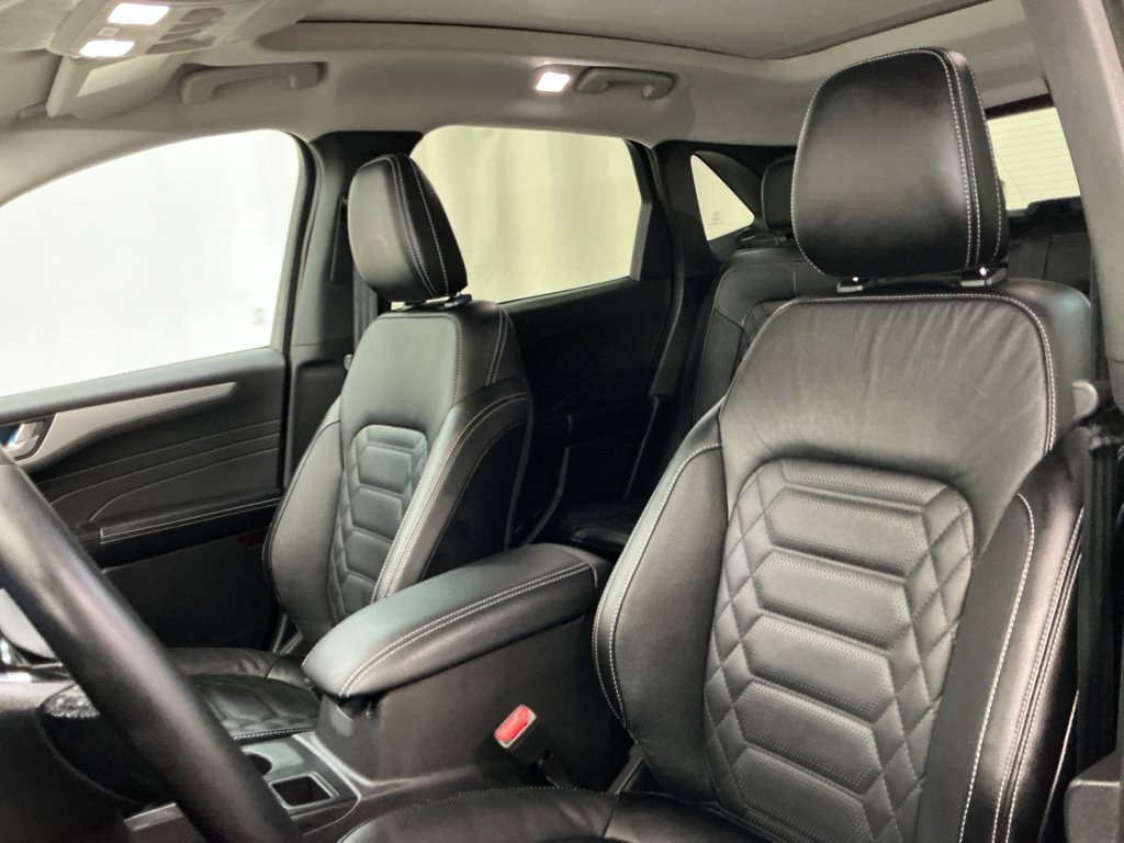 Used 2024 Ford Escape Platinum w/ Premium Technology Package AWD/4WD image 19