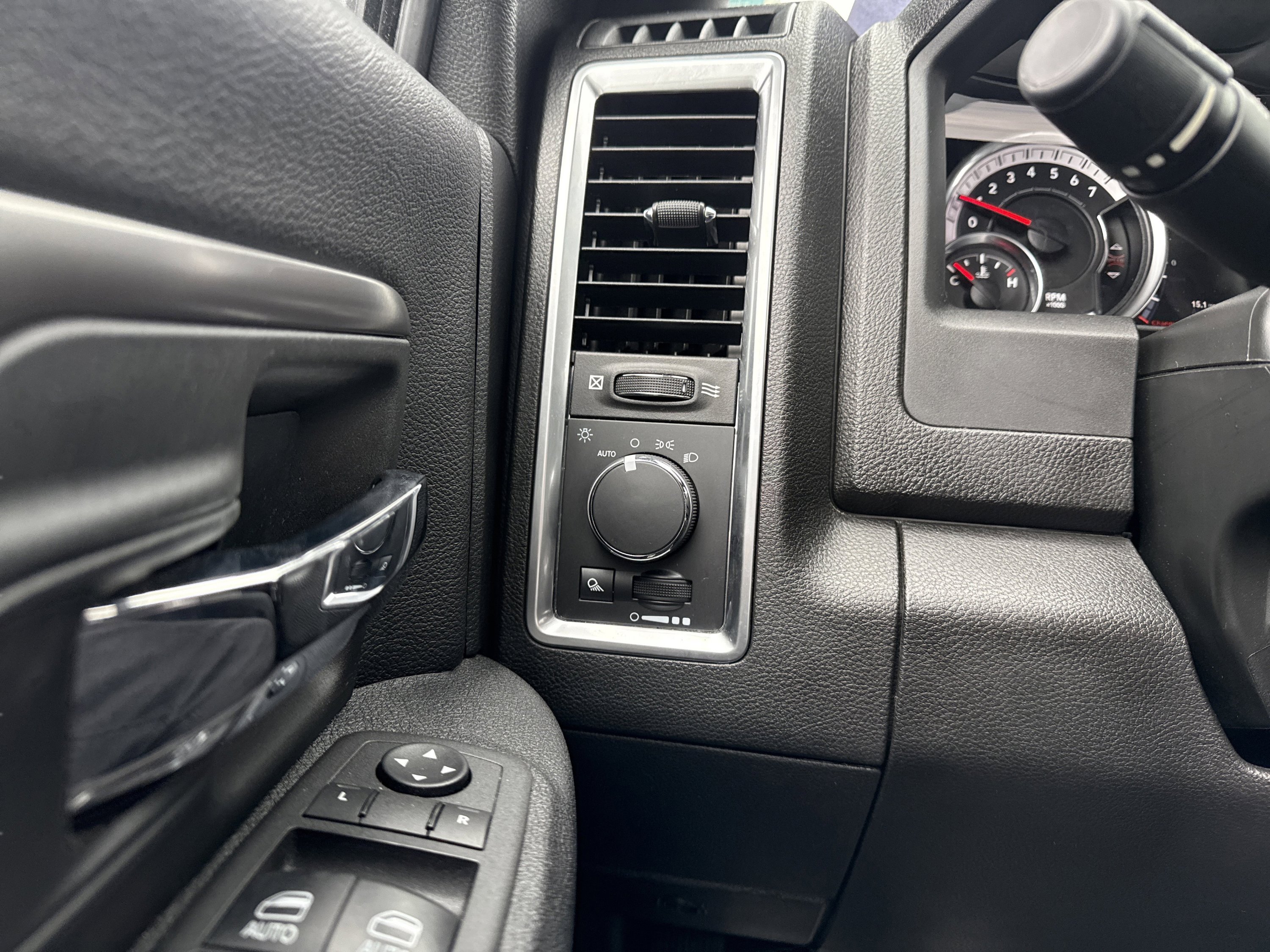 Used 2021 RAM 1500 Classic Warlock w/ Electronics Group AWD/4WD image 22