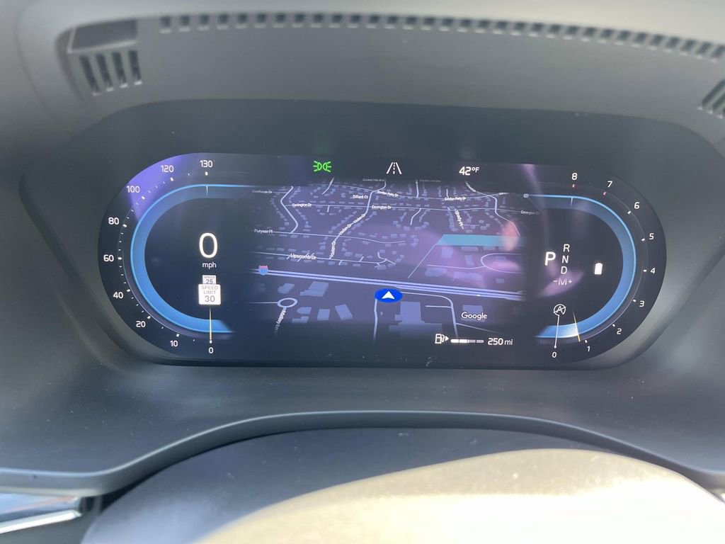 Used 2022 Volvo XC60 B5 R-Design w/ Climate Package image 38