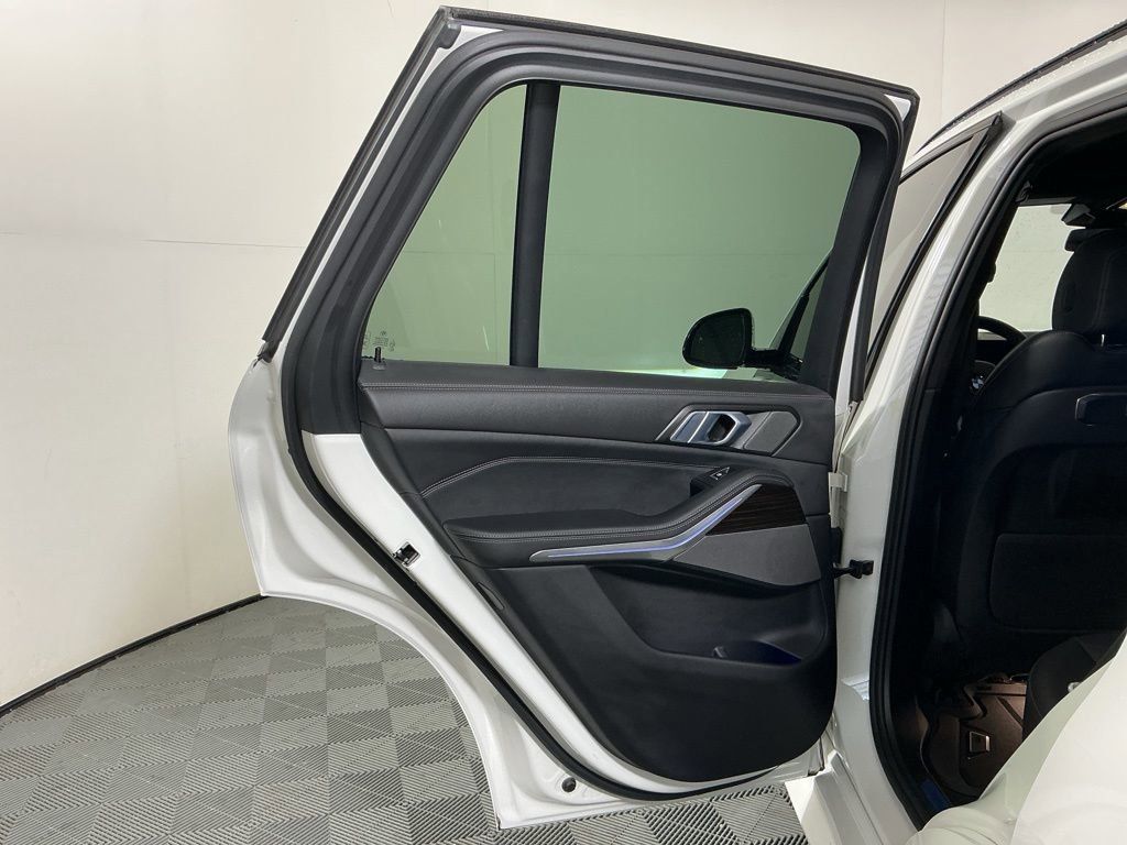 Certified 2024 BMW X5 xDrive40i w/ M Sport Package AWD/4WD image 24