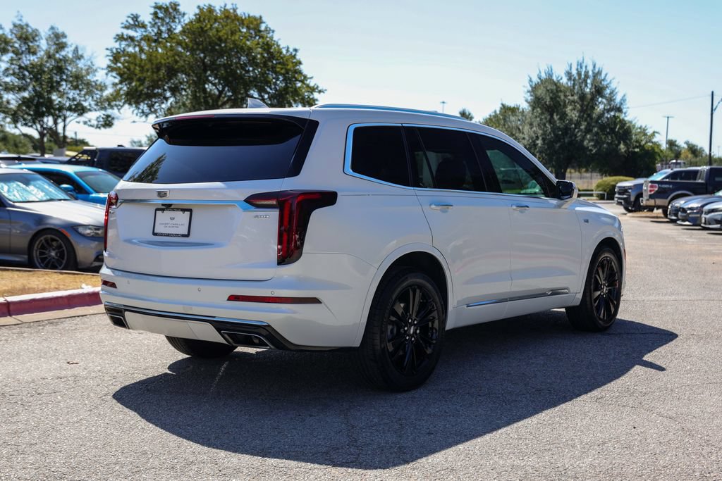 Used 2022 Cadillac XT6 Premium Luxury FWD image 4