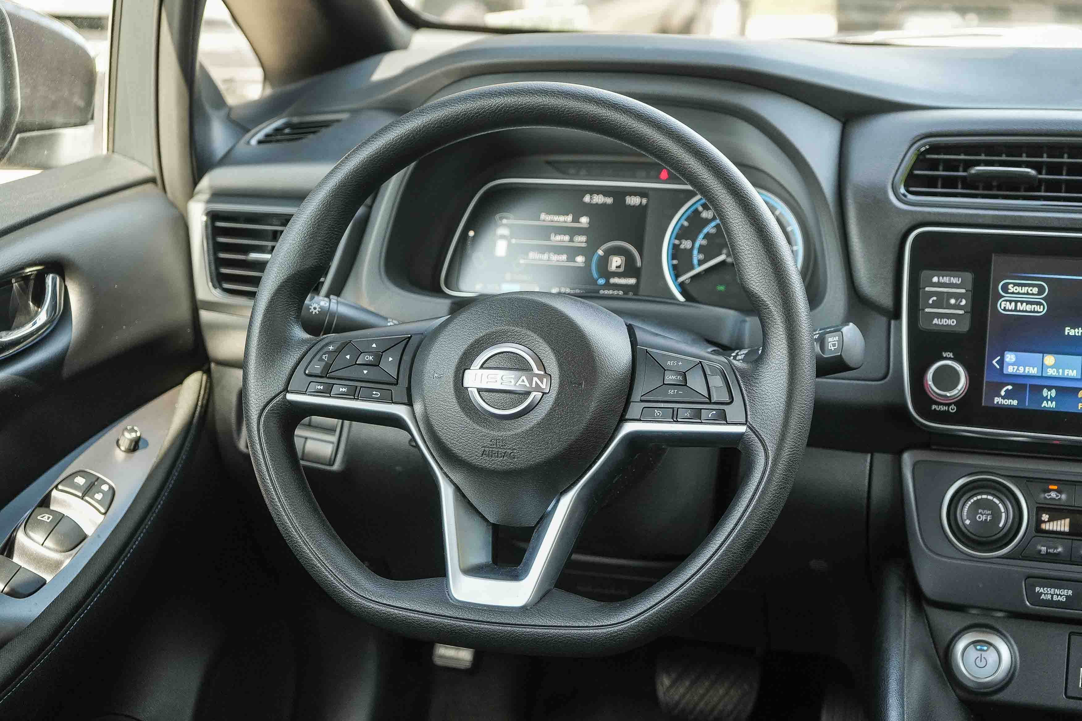 Used 2025 Nissan Leaf S FWD image 15