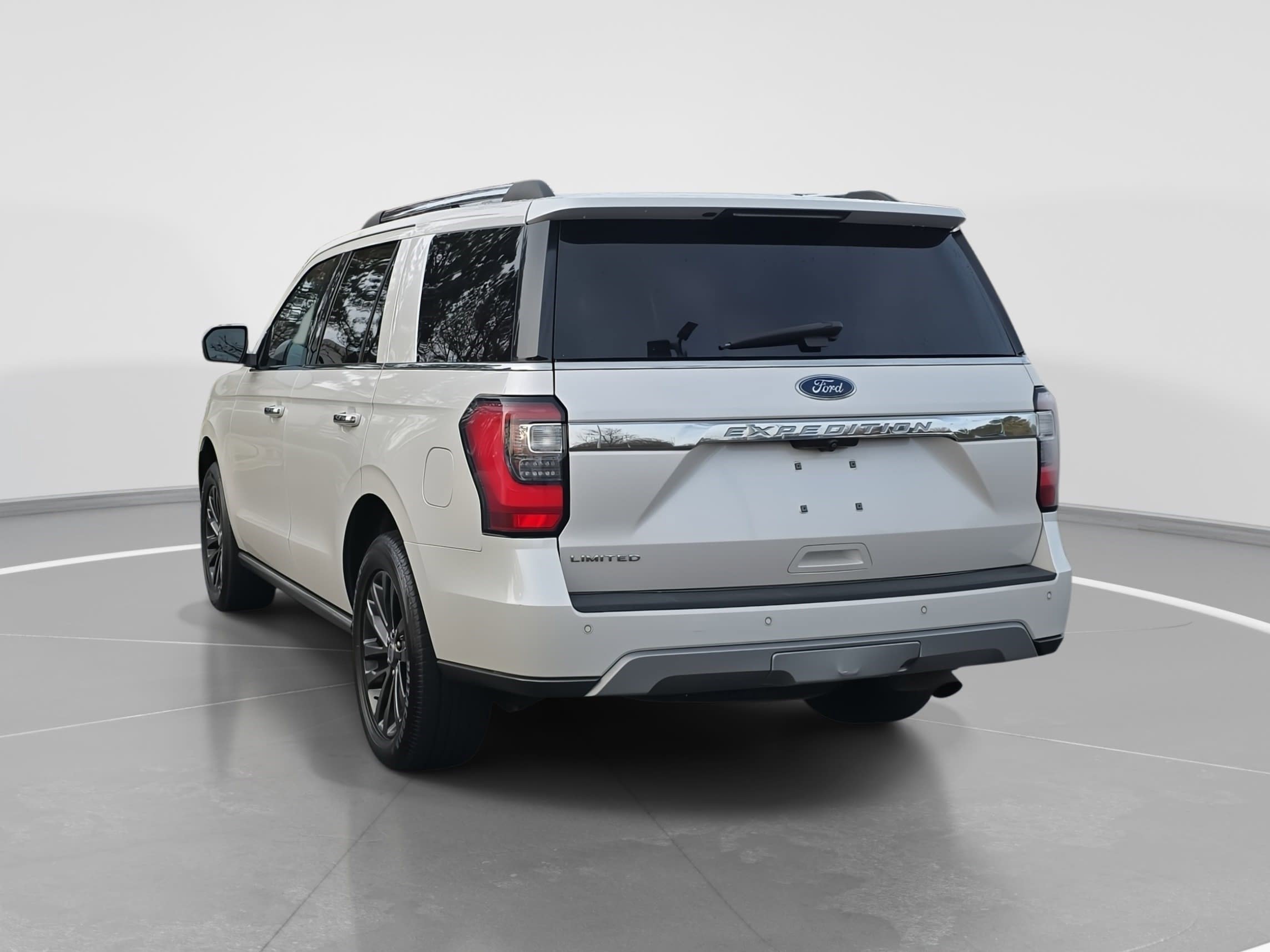 Used 2019 Ford Expedition Limited w/ Equipment Group 301A image 7