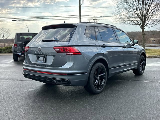 Used 2024 Volkswagen Tiguan SE R-Line image 4