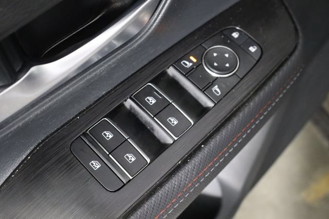 Used 2025 Nissan Kicks SR FWD image 12