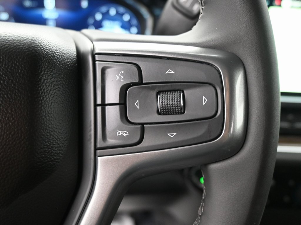 Used 2025 Chevrolet Silverado 1500 LT AWD/4WD image 19