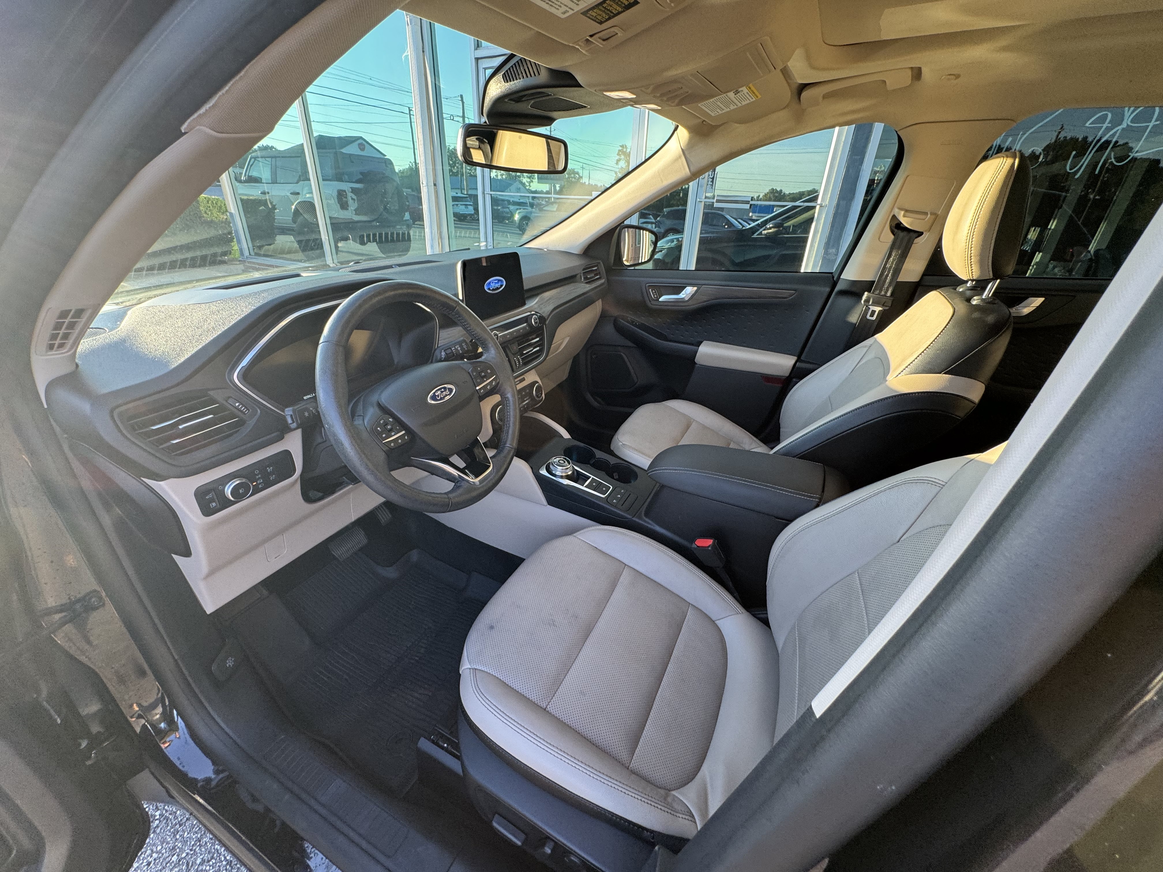 Used 2020 Ford Escape Titanium FWD image 7