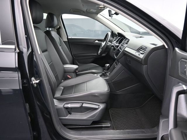 Used 2021 Volkswagen Tiguan SEL image 42