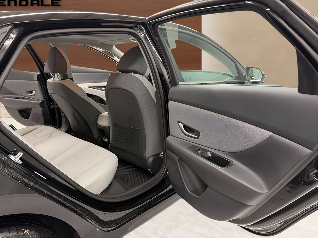 New 2026 Hyundai Elantra Limited FWD image 14