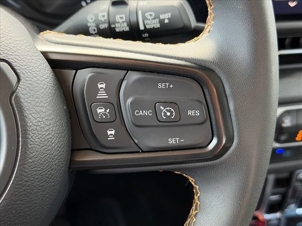 Used 2024 Jeep Wrangler Unlimited AWD/4WD image 25