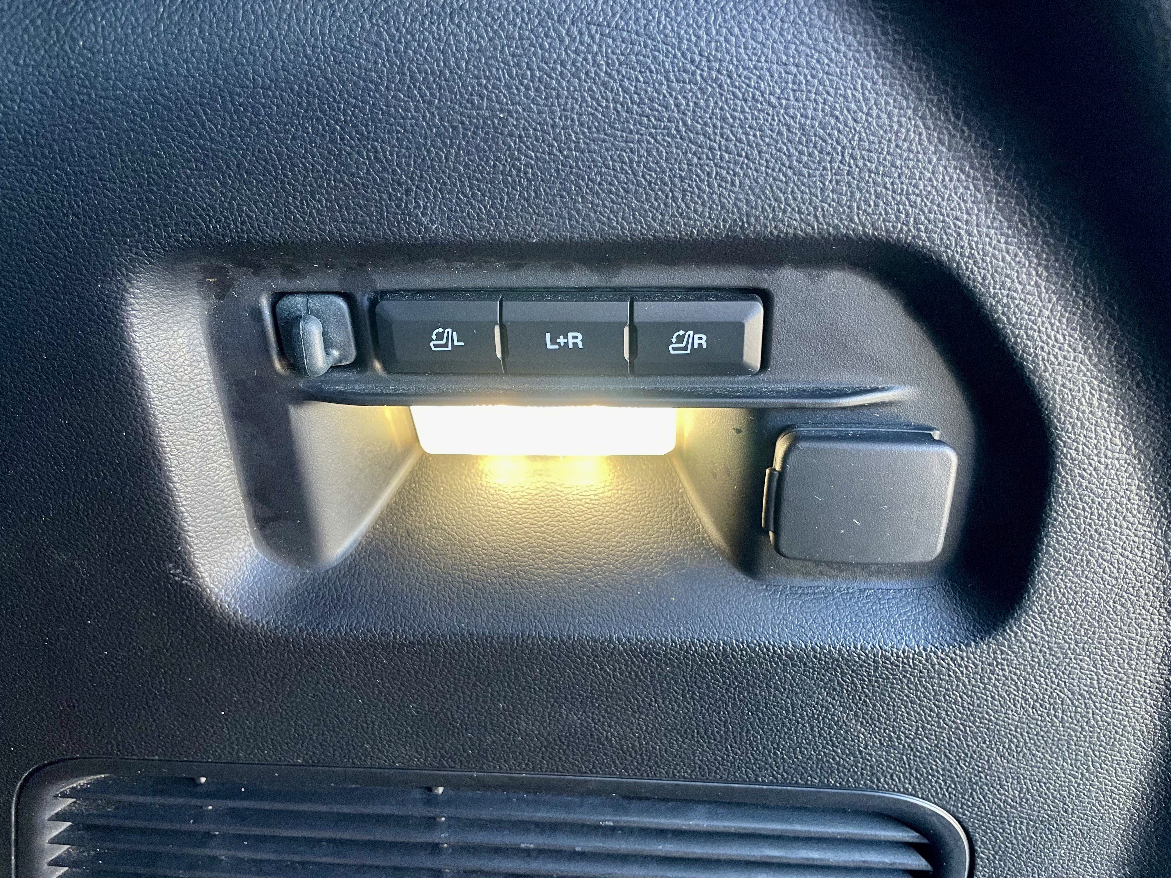Used 2021 Ford Explorer ST w/ Equipment Group 401A AWD/4WD image 39