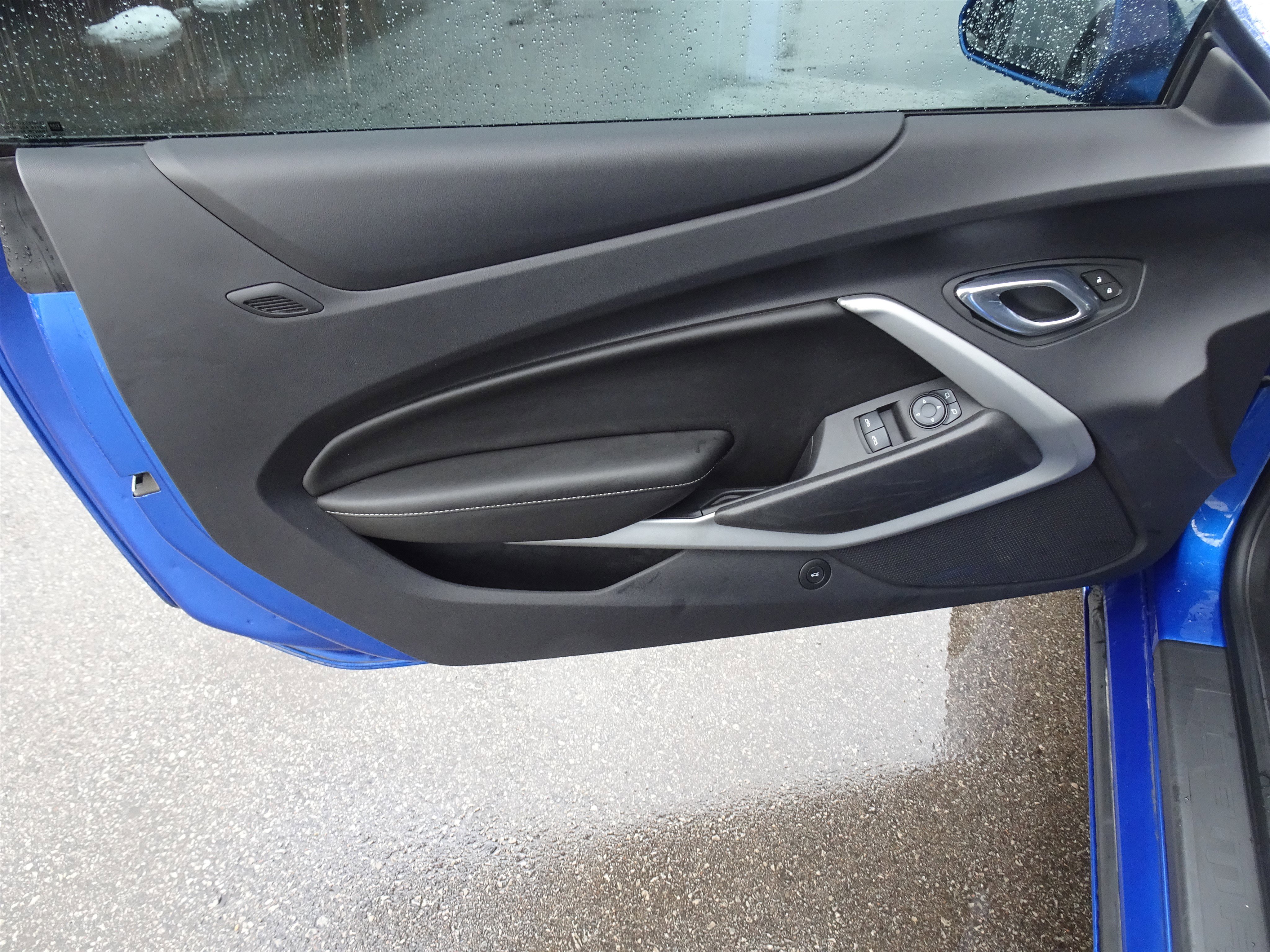 Used 2016 Chevrolet Camaro LT image 12