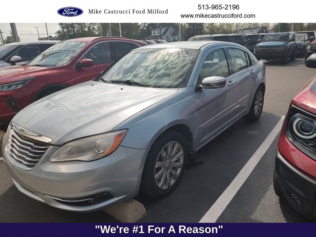 Used 2013 Chrysler 200 Limited image 2