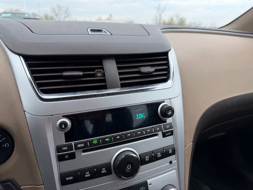 Used 2010 Chevrolet Malibu LS FWD image 16