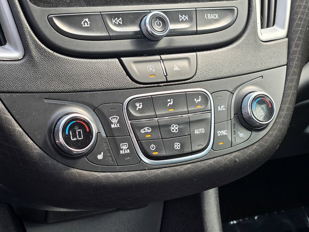 Used 2024 Chevrolet Malibu LT FWD image 32