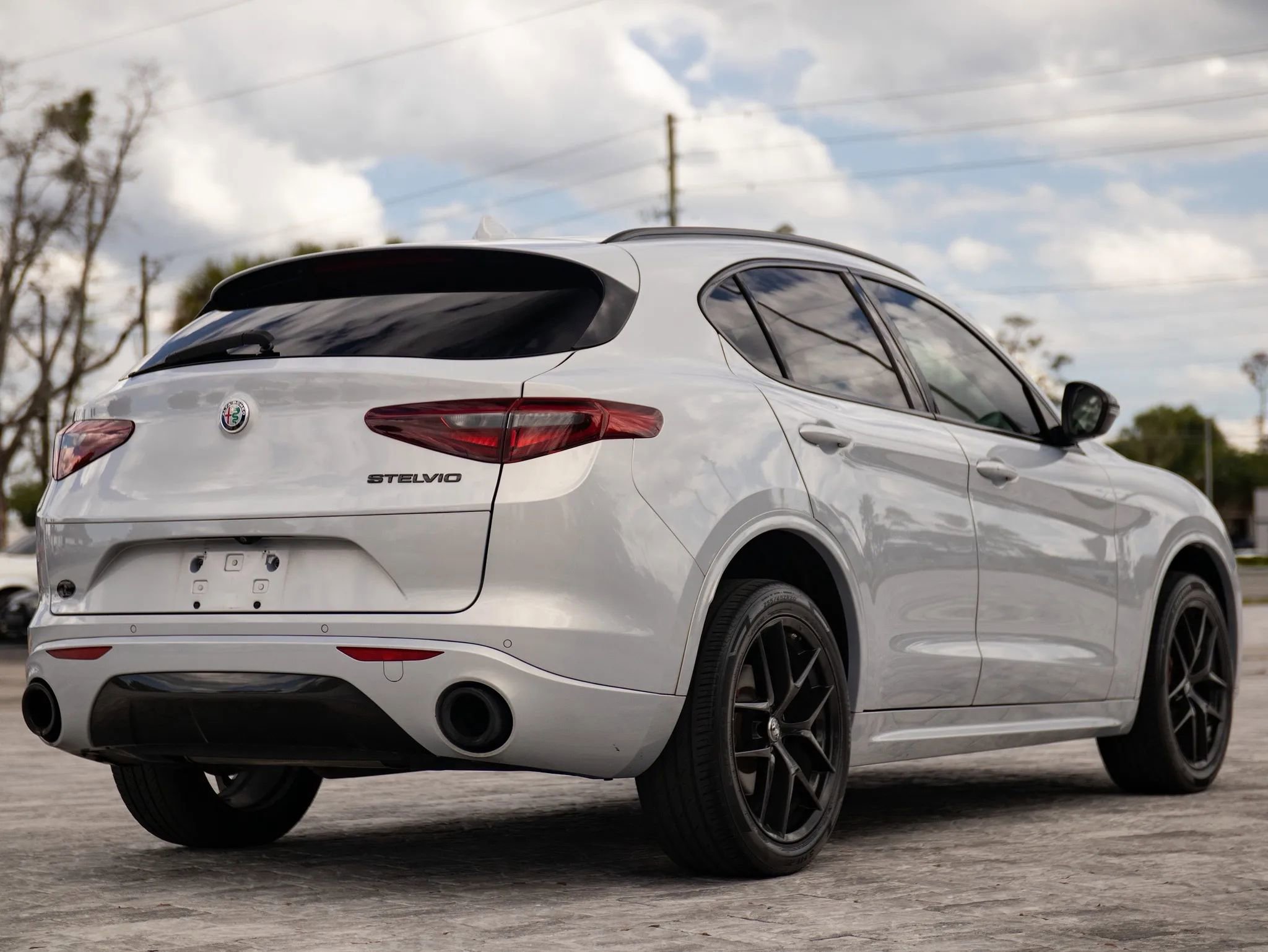 Used 2020 Alfa Romeo Stelvio Sport w/ Quick Order Package 22K Sport RWD image 13