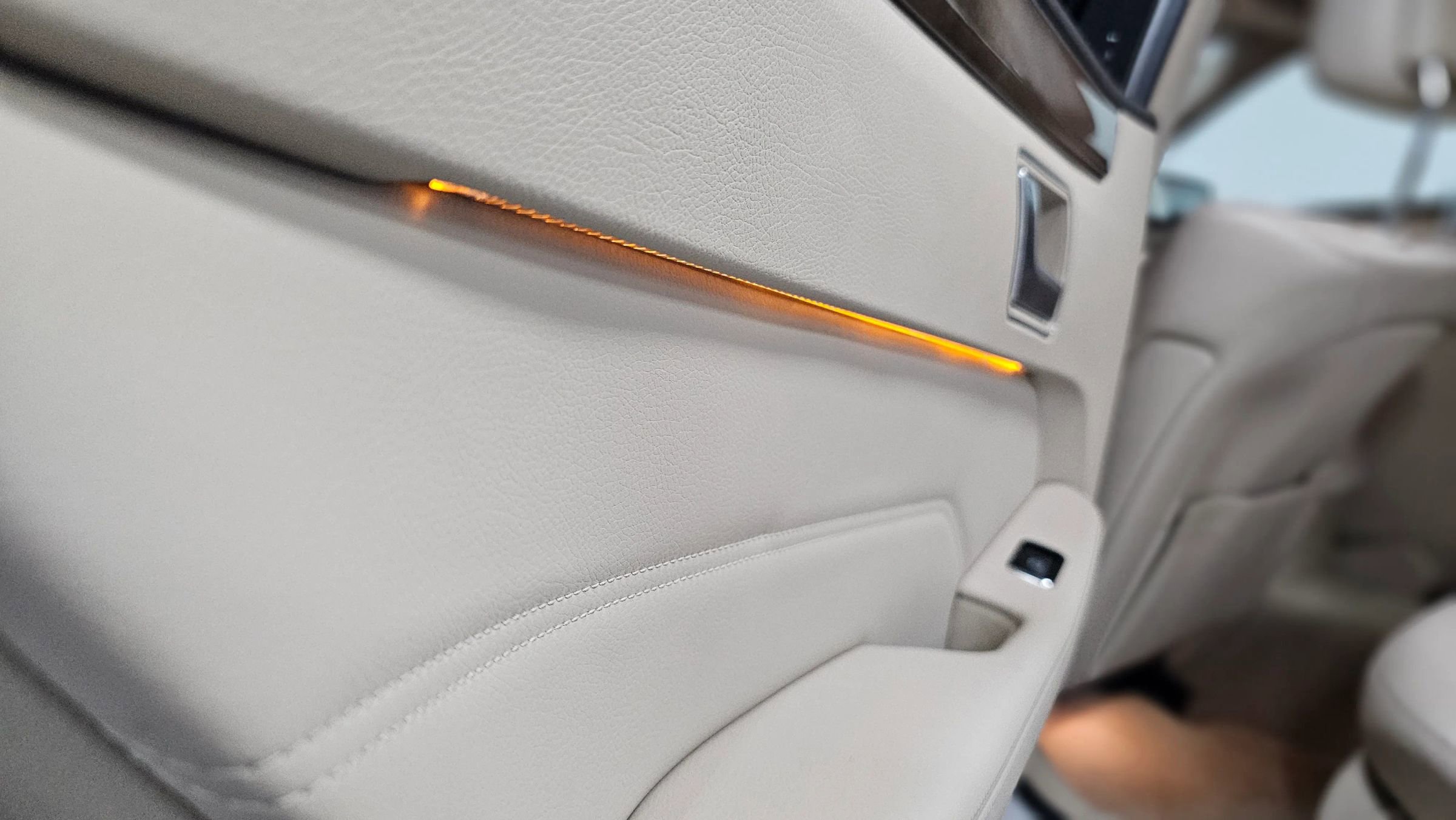 Used 2014 Mercedes-Benz E 250 BlueTEC Sedan image 35