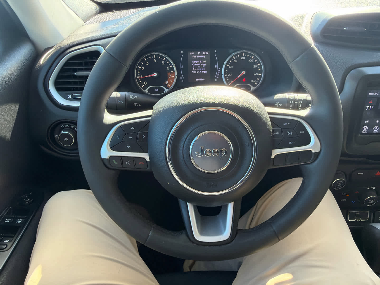 Used 2018 Jeep Renegade Latitude image 19