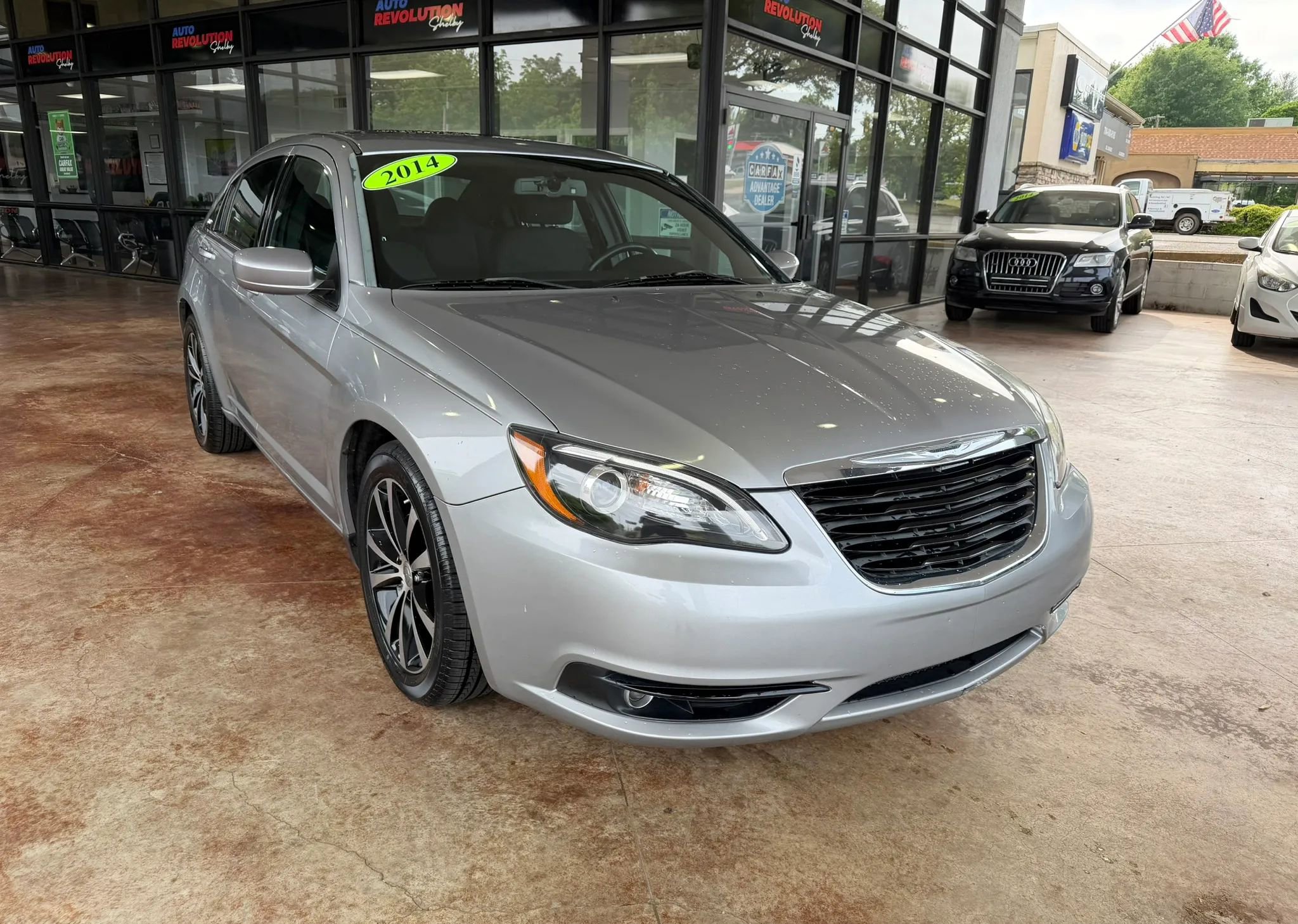 Used 2014 Chrysler 200 Touring w/ 200 S Group FWD image 1