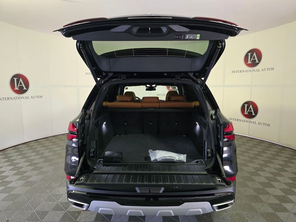 New 2026 BMW X5 xDrive40i w/ Climate Comfort Package image 8