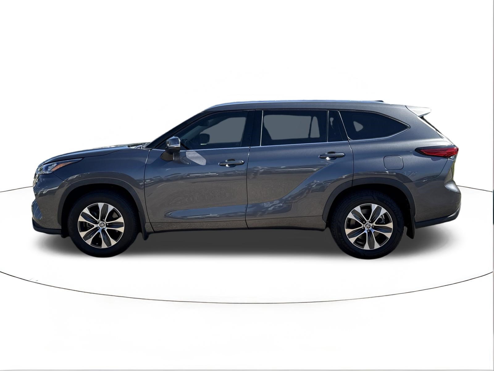 Used 2020 Toyota Highlander XLE FWD image 6